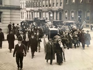 Elisabeth Freeman entering DC